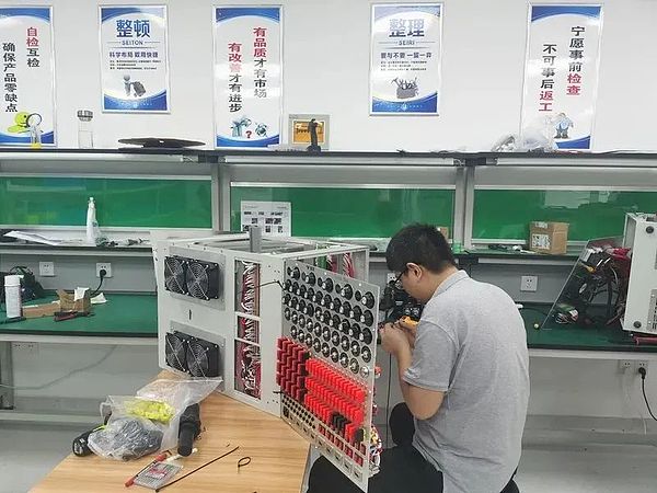 马斯克的脑机革命迈出关键一步：当科幻开始照进现实