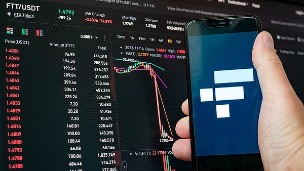 比特币惊魂24小时：假消息引发过山车行情，ETF闹剧背后藏着什么？